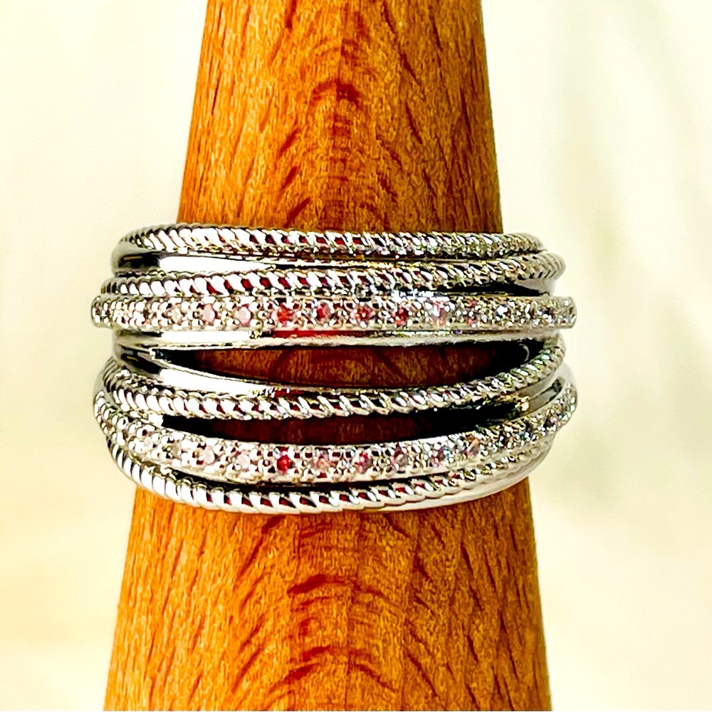 Sterling Silver/925 Silver Cubic Zirconia The Entangled Ring Size 8